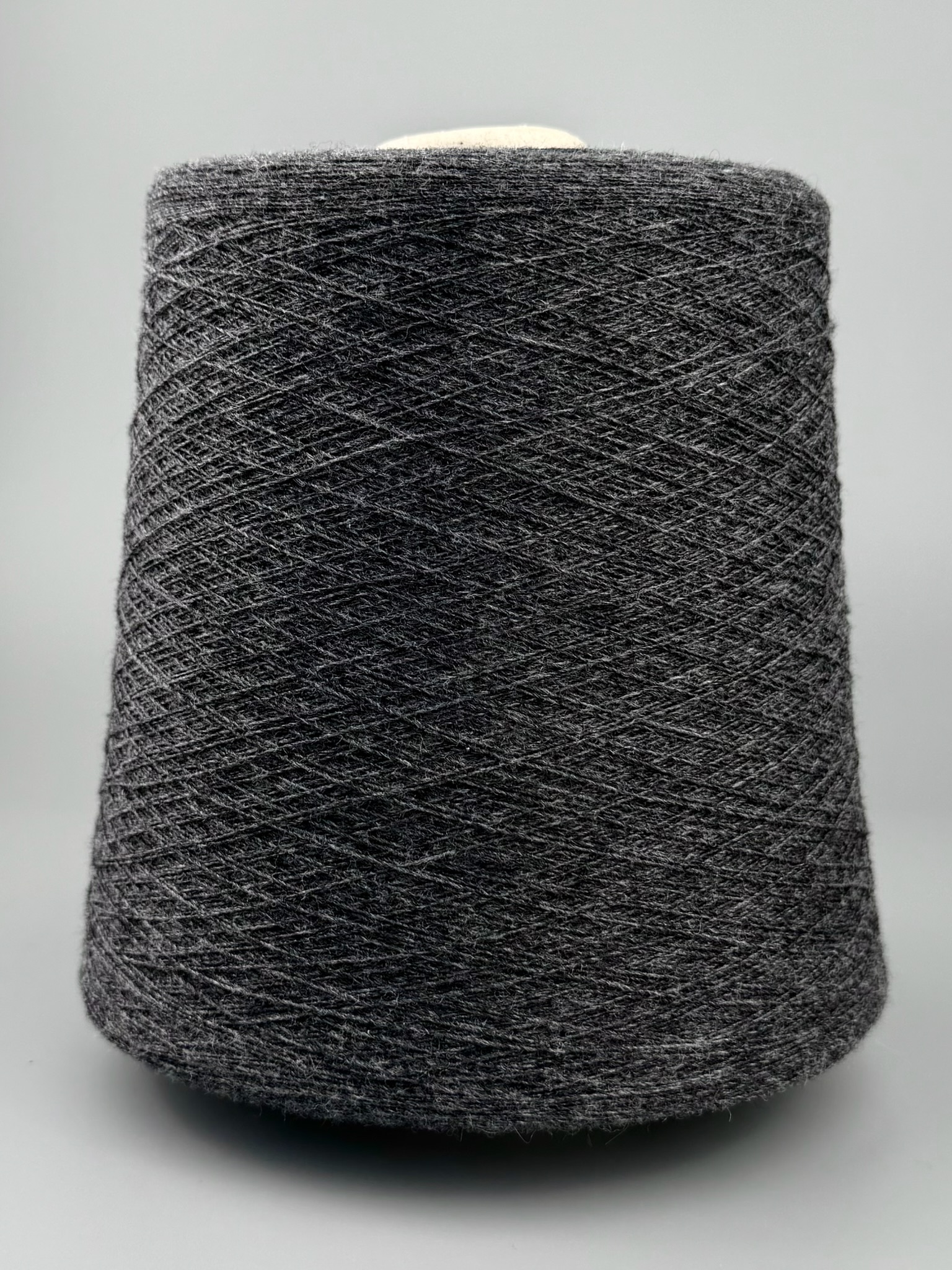 Papi Fabio Silte 1/15 – Filato Merino Supergeelong Antracite col. 665 foto 2